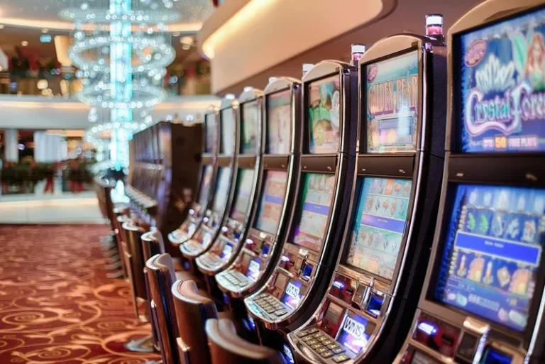 Slot machine evolution - From mechanical to online